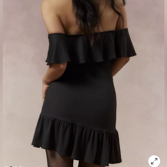 Urban Outfitters UO MRKT Item: Harper Off-The-Shoulder Ruffle Mini Dress Size M - Picture 2 of 3